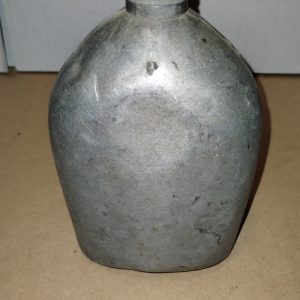 WW1 1 QT CANTEEN NO NAME DATE 1918, FAIR CONDITION BULDGED BOTTOM. A 108 YEAR OLD RELIC!