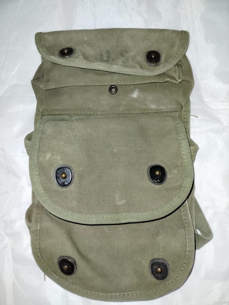 Korean war 3 pocket canvas Grenade pouch Date 1951