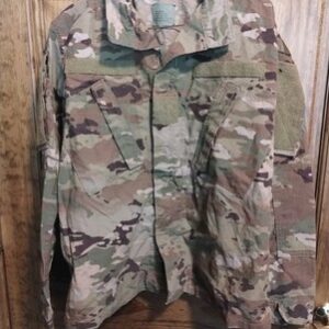 NWOT Coat, OCP COMBAT UNIFORM, 36 extra Short Female, NSN 8415-01-641-7820 New