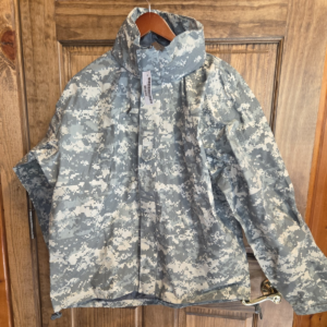 New ACU Jacket UCP GEN III Extreme Cold Wet Weather GoreTex Jacket SMALL REG