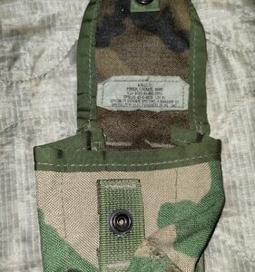 US ARMY MOLLE II WOODLAND BDU HAND GRENADE POUCH USED