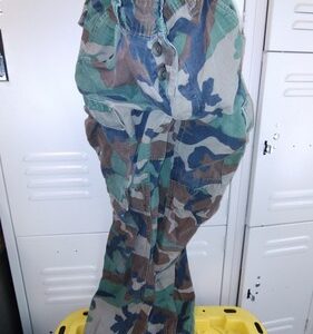 Used US Military Issue Woodland BDU Camouflage Pants Size Extra Small Short